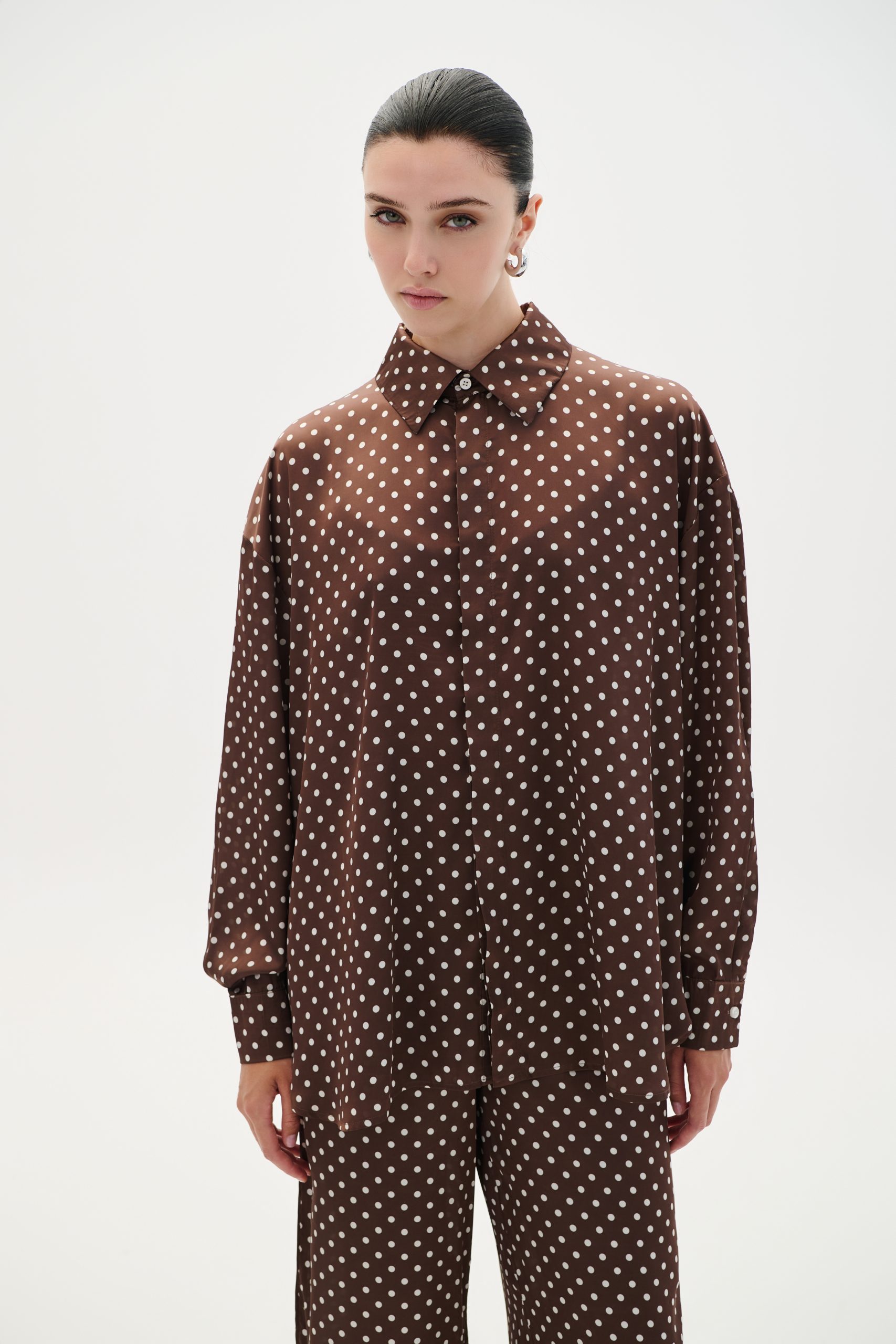 W6ELSH0009SHIRT-POLKA-DOTS-W6ELTR0010TROUSER-POLKA-DOTS-4-scaled